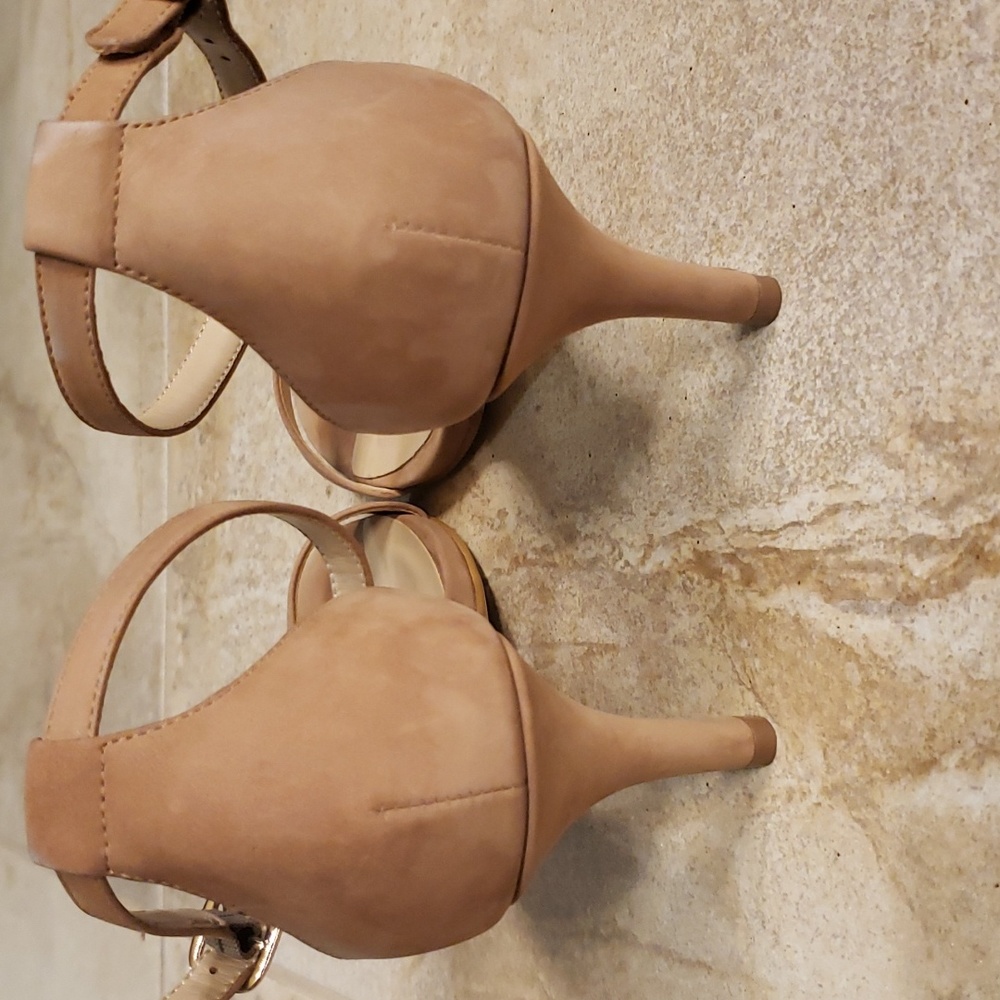 Steve Madden Vienna Tan Nubuck Sandal - Picture 8 of 10